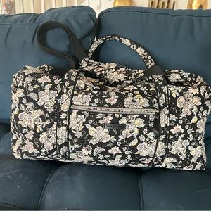 Vera bradley Holland garden medium duffel travel bag